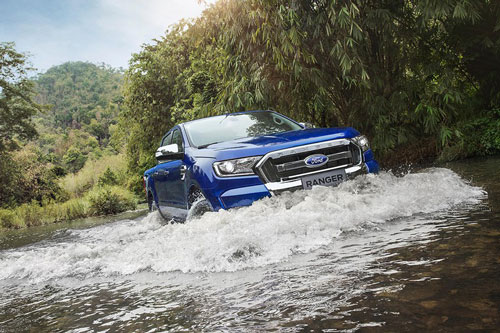 Những kinh nghiệm bỏ túi cho tài xế khi đi qua đường bị ngập