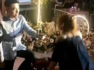 Chia tay sau 7 năm yêu nhau, chàng trai hối hận cầu hôn bạn gái và cái kết bẽ bàng