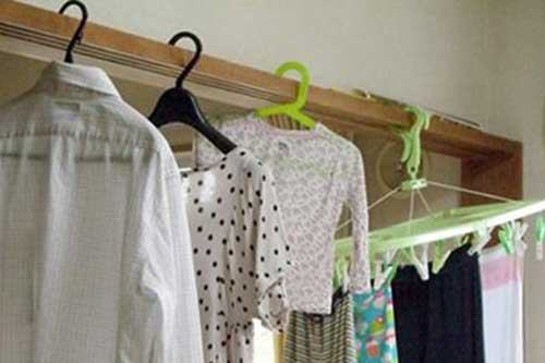 Mẹo nhỏ giúp quần áo luôn thơm tho, mưa ẩm cả tuần cũng không bị mùi hôi khó chịu