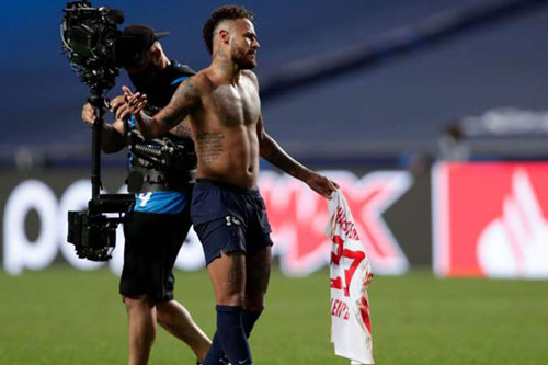 Neymar có thể bị cấm đá trận chung kết Champions League?