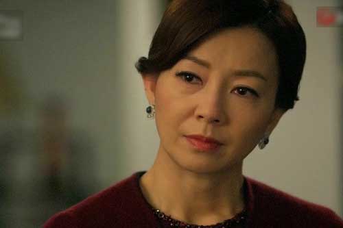 Vợ vừa đi làm về chồng đã quát: "Nhanh vào nấu cơm", phản ứng sau đó của mẹ chồng mới thực sự bất ngờ