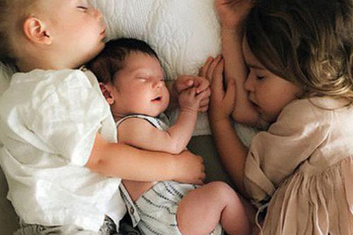 Những thời điểm cấm kị tuyệt đối không được chụp ảnh trẻ nhỏ kẻo con ốm đau còi cọc, khó nuôi