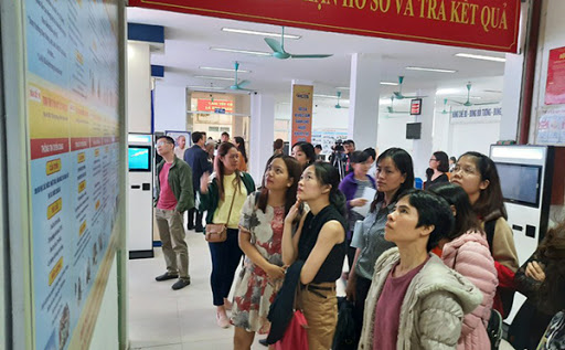Những người lao động bị mất việc đang phải xoay sở mưu sinh và tìm kiếm những cơ hội việc làm mới (Ảnh internet). 