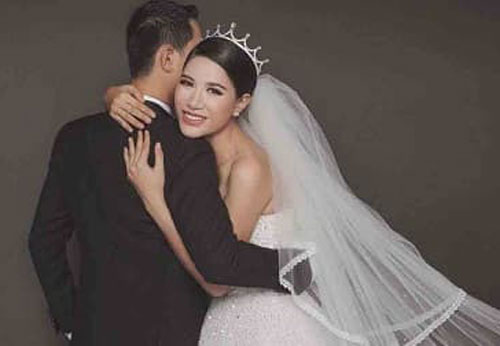 Trang Trần gạch 14 đầu dòng 'chát chúa' khi bị anti-fan chê bai không xứng đôi với chồng