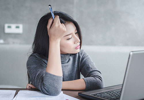 Bố mẹ chồng trách tôi không đóng sinh hoạt phí