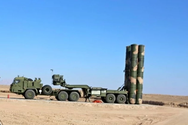 Hệ thống tên lửa phòng không tầm xa S-400 Triumf của Nga. Ảnh: Interfax.