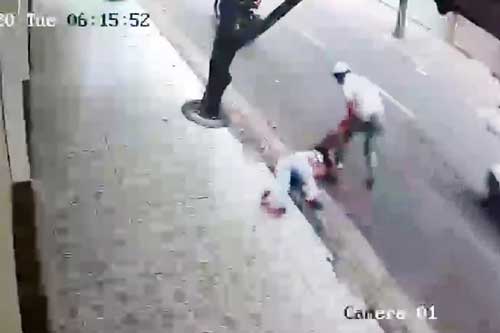 TP.HCM: Bắt băng cướp kéo lê cô gái trên đường