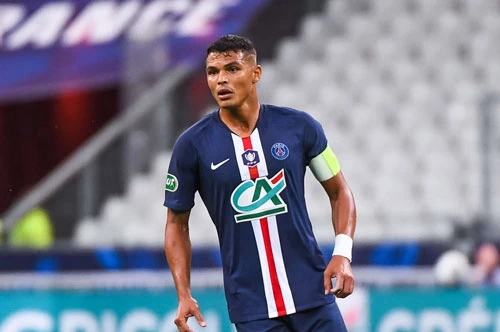 Trung vệ: Thiago Silva (PSG).