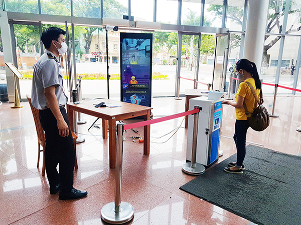 Đà Nẵng: Cán bộ đầu tiên làm việc tại Tòa nhà Trung tâm Hành chính TP mắc Covid-19 được xuất viện