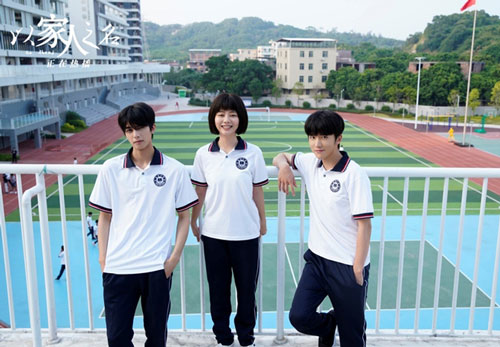 'Lấy danh nghĩa người nhà': Trưởng thành, lựa chọn và chia ly