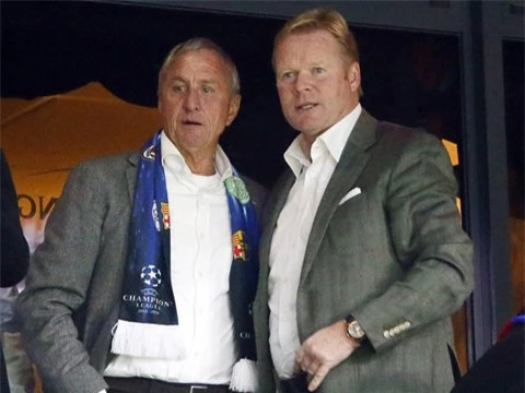 Từng là học trò của Johan Cruyff, HLV Koeman (phải) được kỳ vọng sẽ tiếp tục đi theo tư tưởng của ông thầy