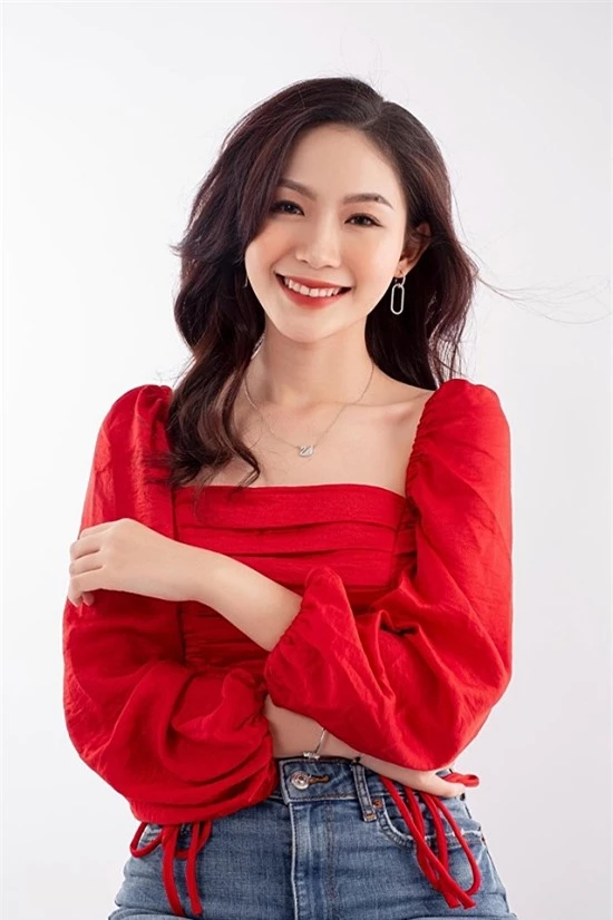 Nữ sinh thi Hoa hậu Việt Nam được ví là bản sao Đặng Thu Thảo - 12