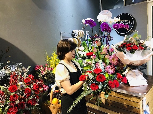 Kinh doanh hoa tươi lại “khóc ròng” vì Covid-19 bùng phát trở lại