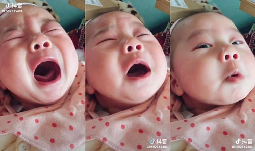 Con khóc mà mẹ không thương con à? Con khóc mà mẹ không thương con à?