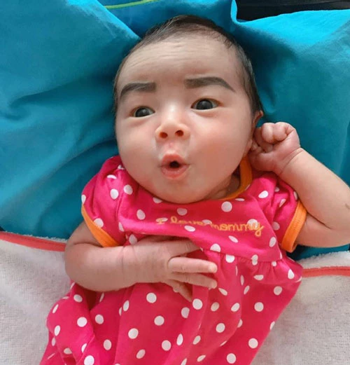 Woa, anh này đẹp trai thế nhỉ! Woa, anh này đẹp trai thế nhỉ!