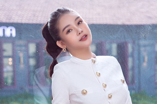 Hoa hậu Ngân Anh chia sẻ bí quyết học giỏi tiếng Anh