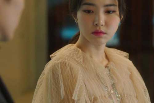 Phát hiện chồng ngoại tình, vợ liền ngỏ ý tặng ngay chiếc ô tô 2 tỷ đồng với điều kiện "có một không hai"