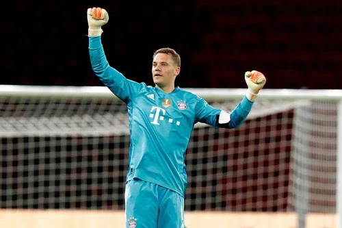 Thủ môn: Manuel Neuer (Bayern Munich).