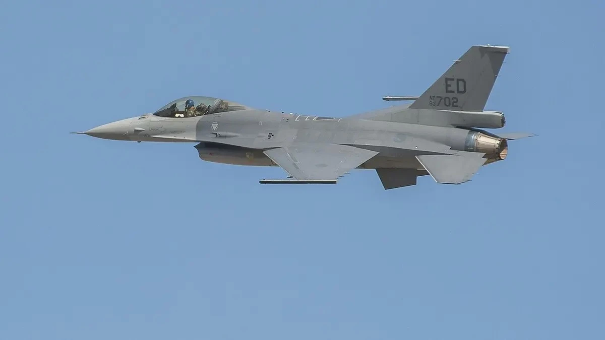 Tiêm kích đa năng hạng nhẹ F-16 Fighting Falcon của Không quân Mỹ. Ảnh: Al Masdar News.