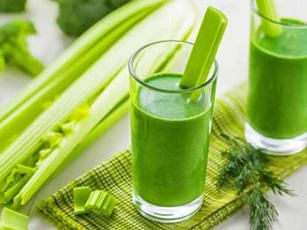 Nước ép cần tây giúp giảm cân, nhưng uống nhiều quá cũng tai hại, nhất là điều thứ 2 chẳng ai muốn