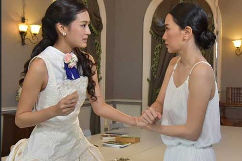 Chồng ngoại tình về ép vợ ly hôn, vợ cùng quẫn tìm "tiểu tam" tính sổ ngờ đâu lại được dúi vào tay xấp tiền cùng lời nhắn nhủ "kịch hay lắm, chị đợi hồi kết nhé"