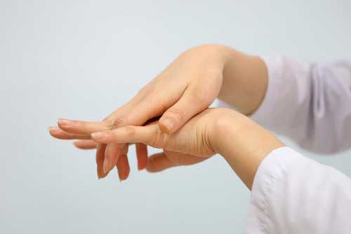 5 dấu hiệu cảnh báo cơ thể thiếu canxi trầm trọng, chị em đừng chủ quan