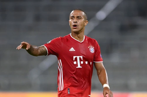 Tiền vệ trung tâm: Thiago Alcantara (Bayern Munich).