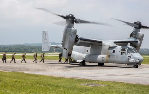 Thủy quân Lục chiến Mỹ cơ động bằng vận tải cơ MV-22 Osprey. Ảnh: National Interest.