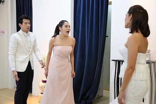 Sợi dây chuyền mẹ chồng tặng bị mất, tôi lại phát hiện nó ở trên cổ của chị dâu nên đã hỏi xin lại, nào ngờ thành chuyện lớn