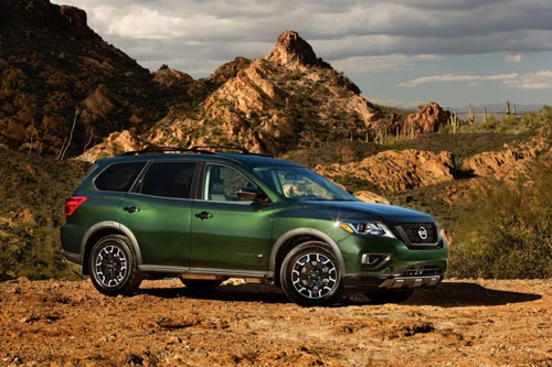 8. Nissan Pathfinder 2020.