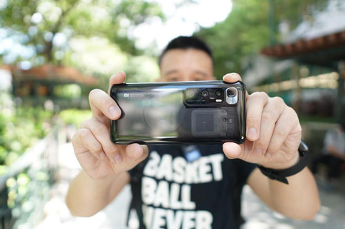 Mở hộp, test tốc độ sạc nhanh và zoom 120x của Xiaomi Mi 10 Ultra