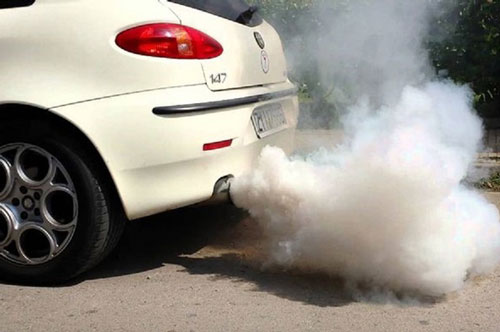 Bắt bệnh ôtô qua màu sắc khí thải