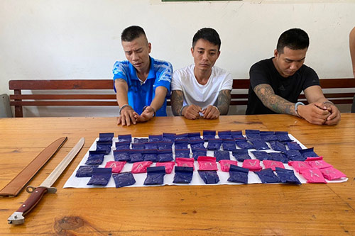 Nghệ An: Vây bắt chiếc Fortuner vận chuyển 12.000 viên ma tuý