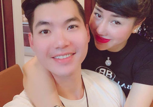 Vợ doanh nhân hơn 15 tuổi sống khép kín của Trương Nam Thành