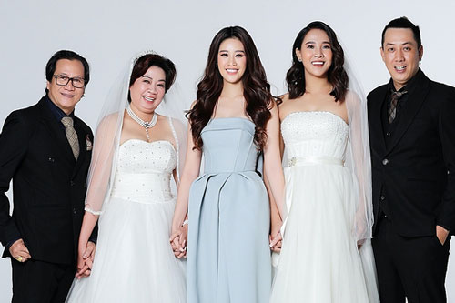 Hoa hậu Khánh Vân khoe gia đình