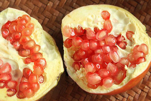 Mua lựu, đừng dại chọn quả vỏ màu đỏ, nhớ 5 điểm dưới đây để có được lựu ngọt ngon