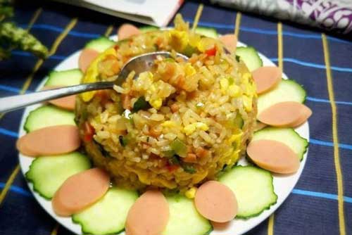 Cơm nguội thừa nhiều đừng đổ đi, cho vào tủ lạnh rồi làm theo cách này sẽ thơm ngon không tưởng