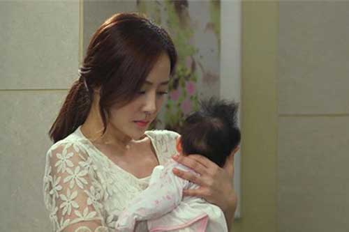 Vừa ly hôn, vợ cũ sinh đứa con giống mình như đúc, tôi tìm đến nhận thì biết được bí mật "động trời"