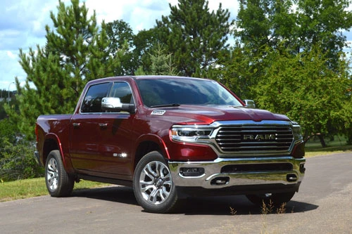 6. Ram Pickup (doanh số: 294.792 chiếc).