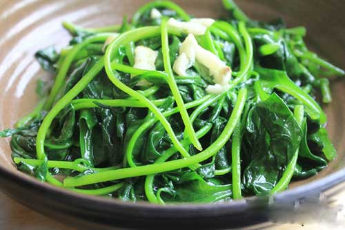 Món mồng tơi xào tỏi thơm ngon hấp dẫn khiến cả nhà tấm tắc khen