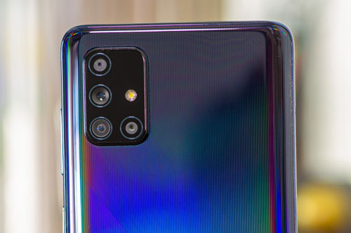 Samsung Galaxy A71 với chip S730, RAM 8 GB, 4 camera sau giảm giá 2,54 triệu đồng tại Việt Nam