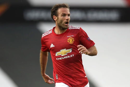 Tiền vệ phải: Juan Mata (Chelsea, M.U).