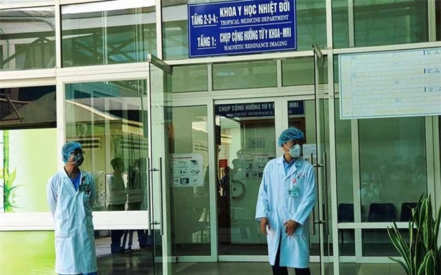 Khoảng 70% người mắc COVID-19 ở Đà Nẵng không có triệu chứng - Ảnh 1.