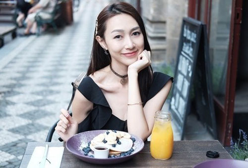 Hoa hậu Hong Kong 2019 thất nghiệp đành đi học làm đẹp thú cưng