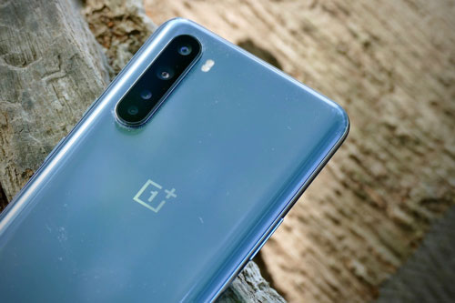 Smartphone 5G, RAM 12 GB, pin sạc siêu tốc, giá 14,99 triệu ở Việt Nam