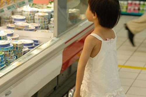 Tác hại khủng khiếp khi bố mẹ cứ than "nhà mình nghèo lắm" để dạy con