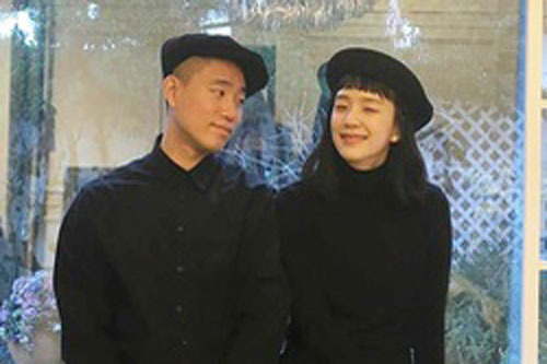 Kang Gary hiếm hoi khoe ảnh bên bà xã xinh như diễn viên, si mê đúng kiểu "vẻ đẹp của người phụ nữ nằm trong mắt kẻ si tình"