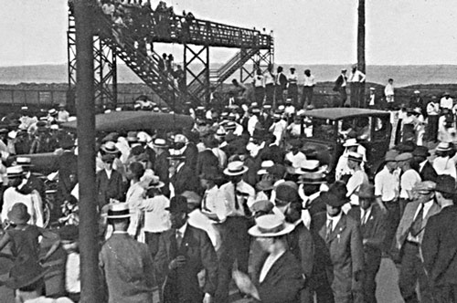 Khi nạn phân biệt chủng tộc bị chụp chiếc mũ "ngoáo ộp"