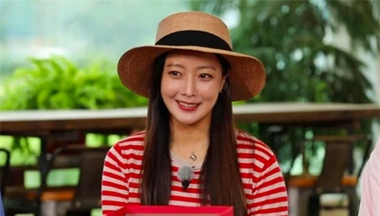 Kim Hee Sun tham gia show truyền hình Master in the House