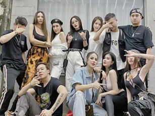 Hội bạn thân toàn siêu mẫu, Hoa hậu của Kỳ Duyên bị mỉa mai "phẫu thuật thẩm mỹ cùng chỗ"